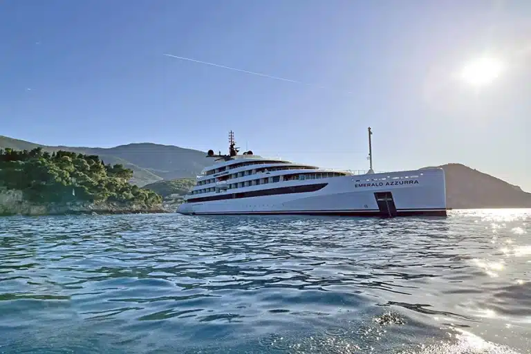 Emerald Azzurra Parga 1