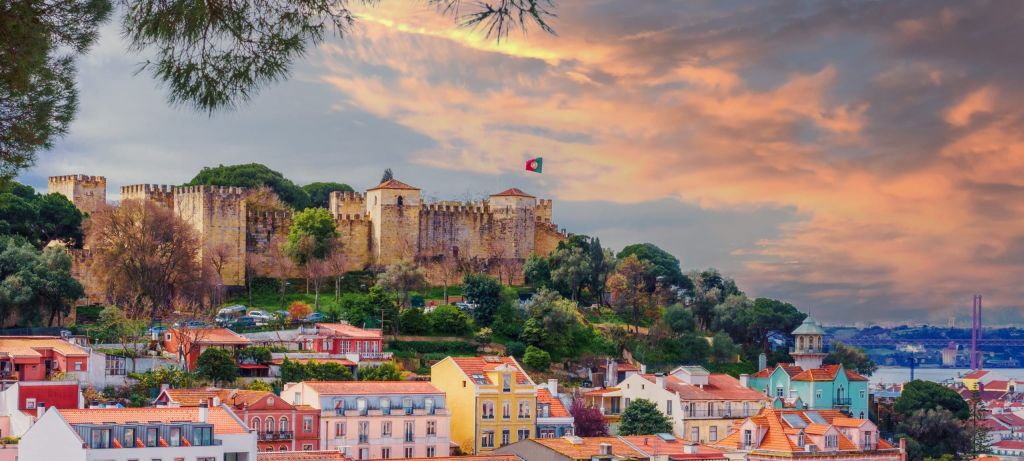 Panorama of the Lisbon city and Castelo de Sao Jorge, known as t