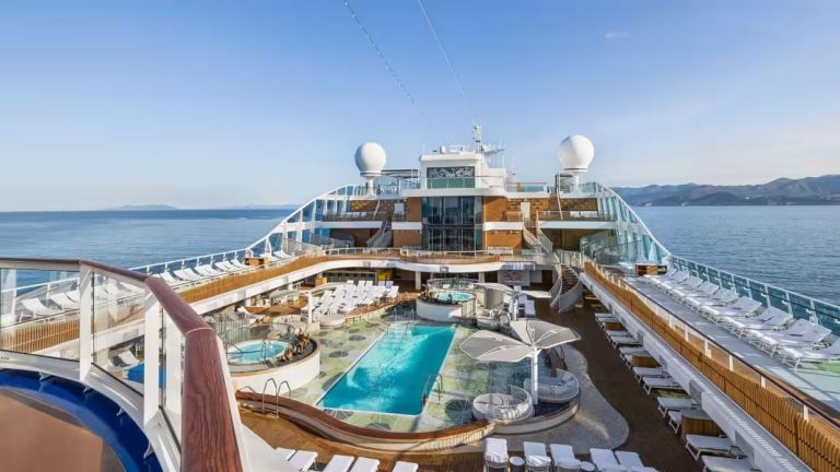 Vista Allura Relaxed By the Pool Ship Aquamar Spa 1