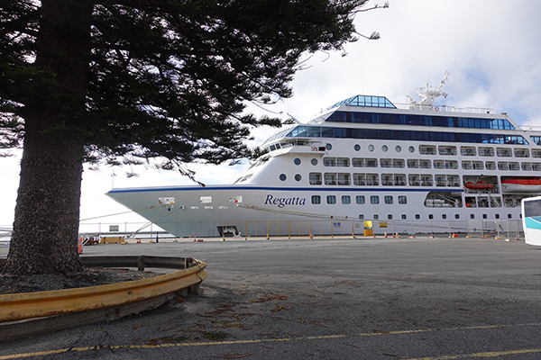 Outside view of Oceania Regatta