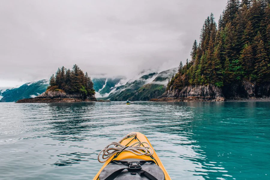 Boat_water_,mountain_view_canadian