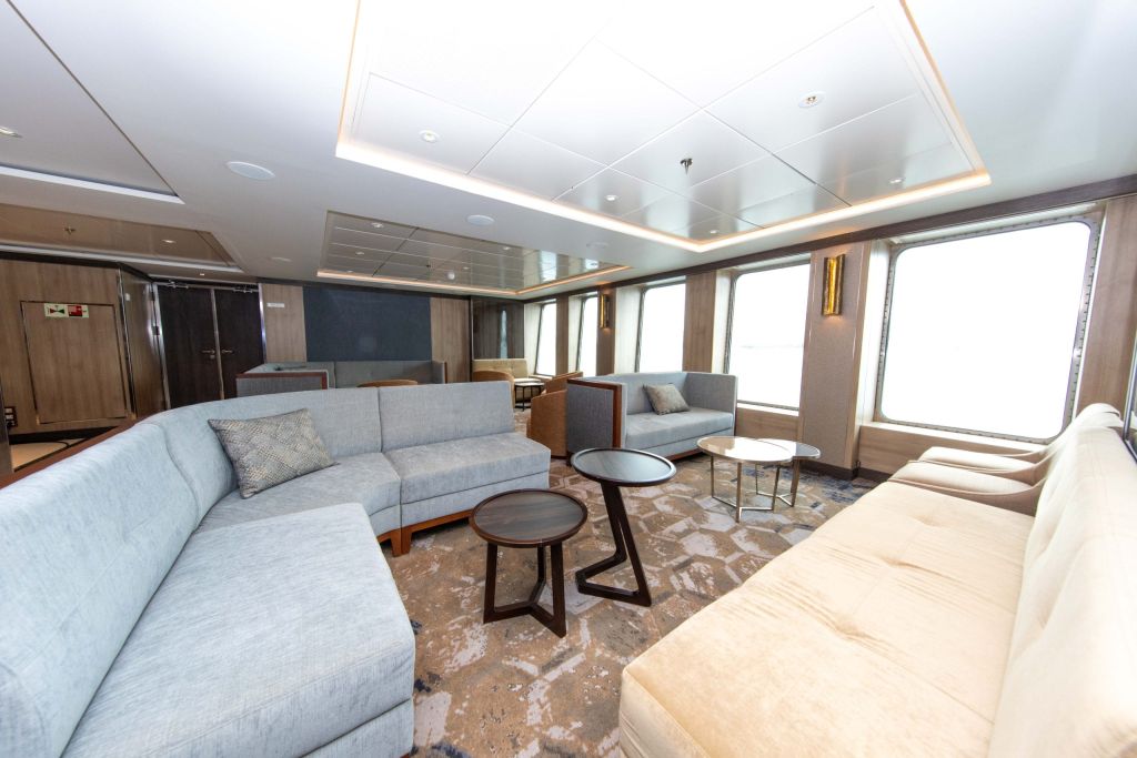 Quark Expeditions_World Explorer_Explorer Lounge