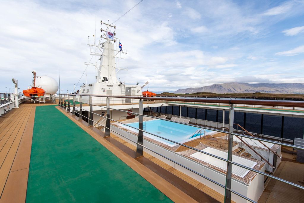 Quark Expeditions_World Explorer_Outdoor Track (2)