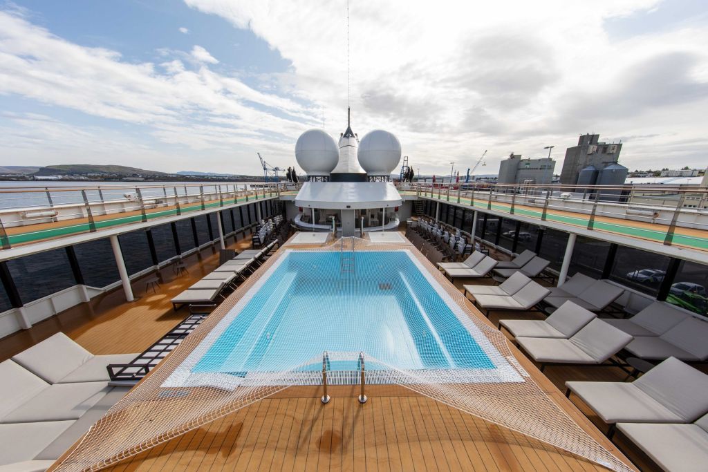 Quark Expeditions_World Explorer_Pool
