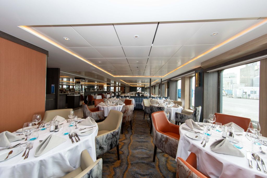 Quark Expeditions_World Explorer_Restaurant (8)