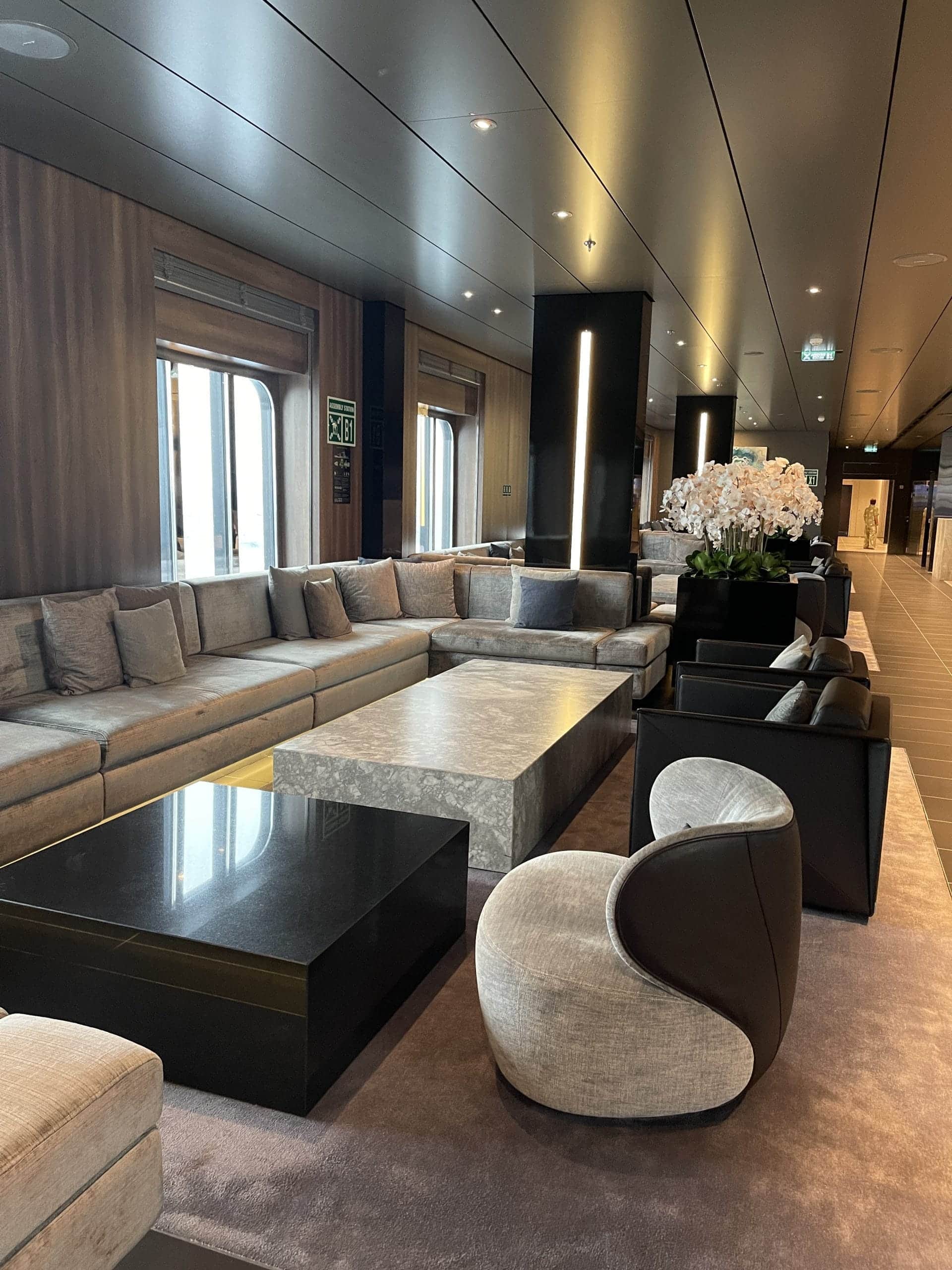 scenic eclipsescenic-eclipse-lobby-lounge-4