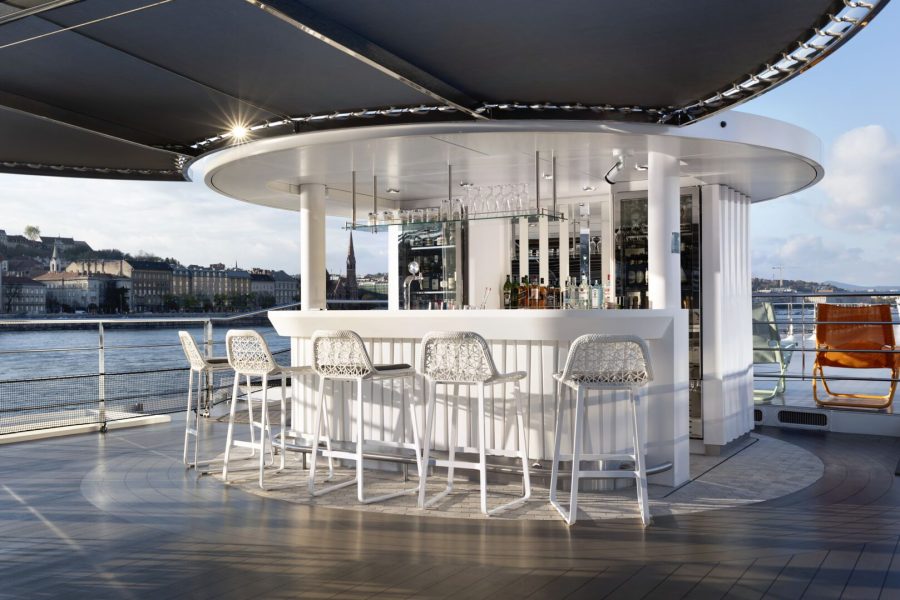 SS Victoria Vista Bar