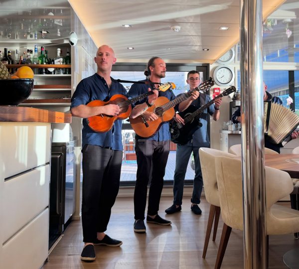 Beyond Travel Hosted Live klapa Music