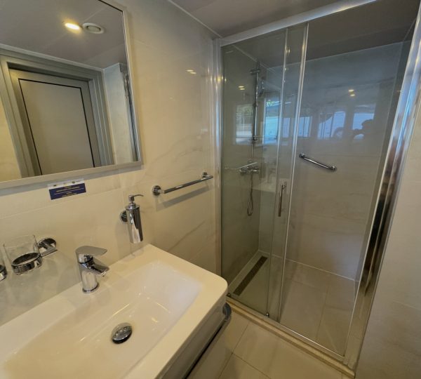 MS Suzana Twin Share Cabin Bathroom