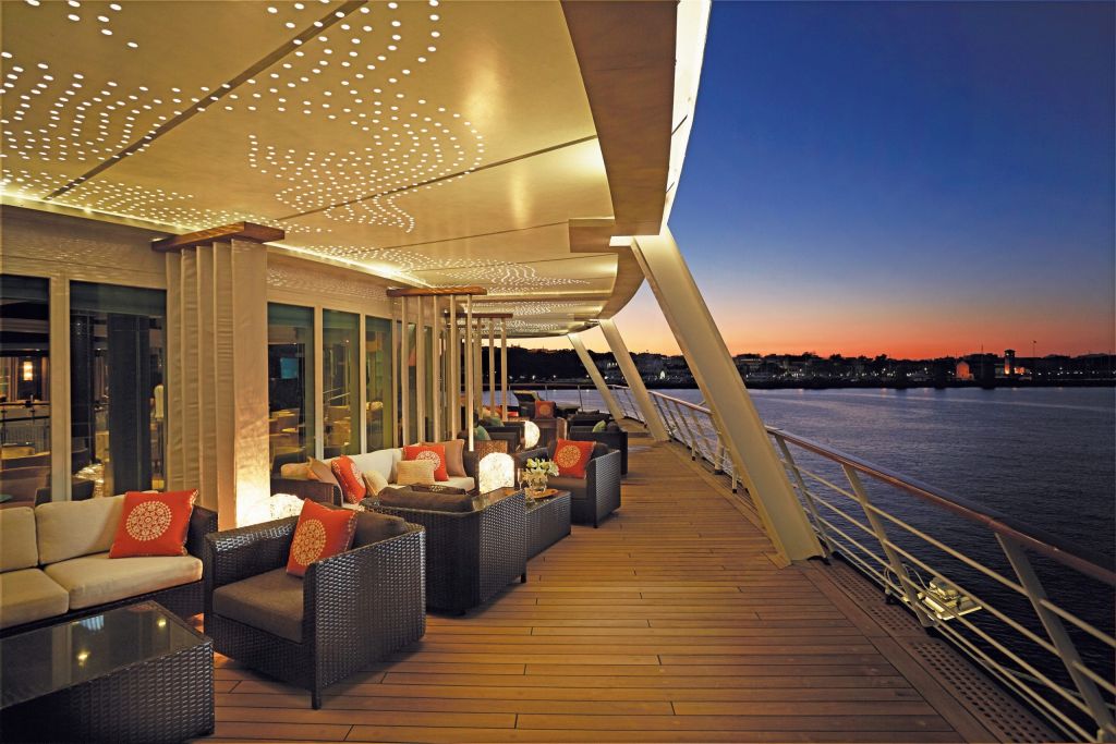 VOY Horizon Lounge Deck_2025-10-30_05-05-32