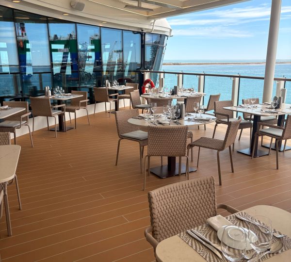 La Terrazza Dining Area SIlver Nova