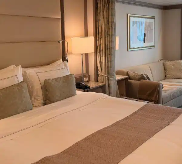 Silver Moon Deluxe Veranda Suite