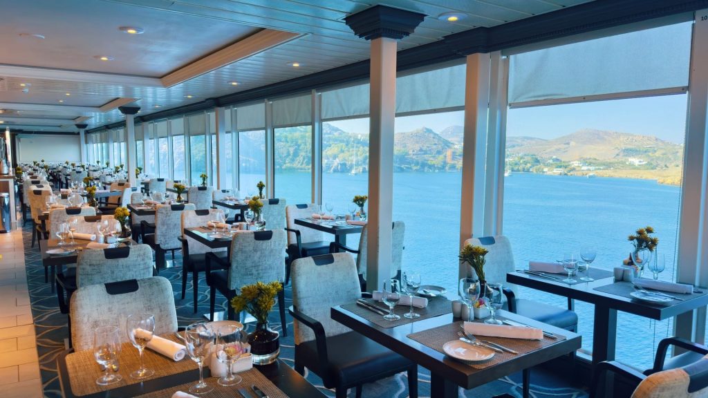Onboard Dining Windows