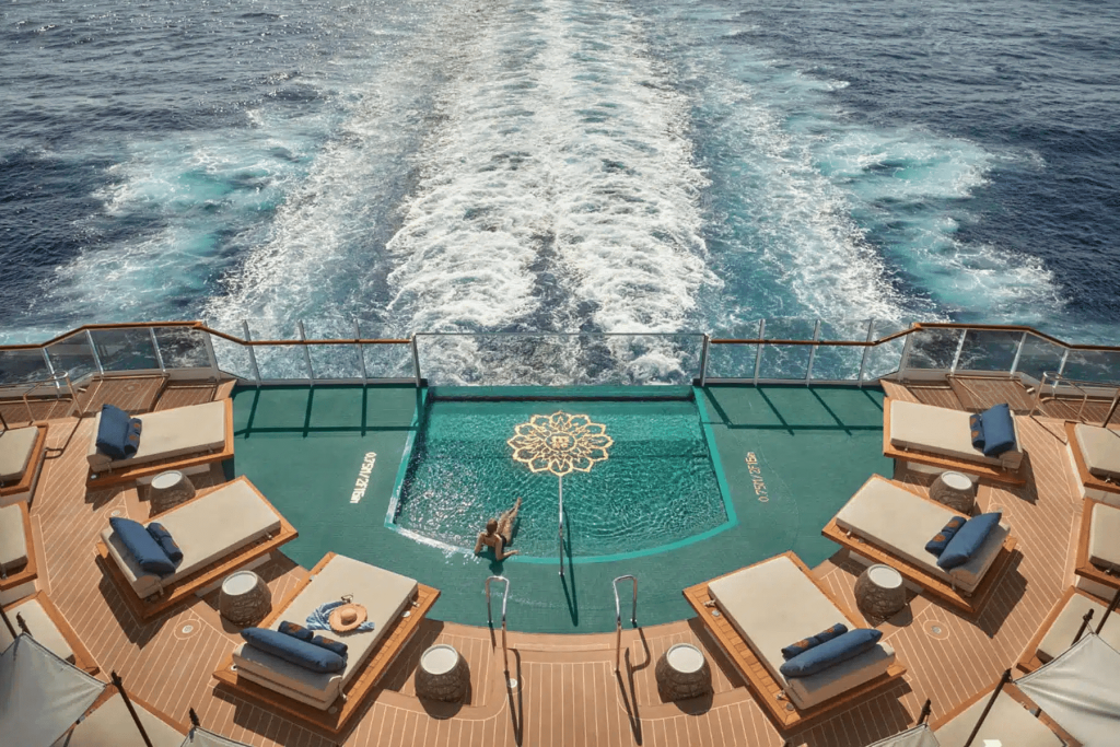 Explora Ship Pool