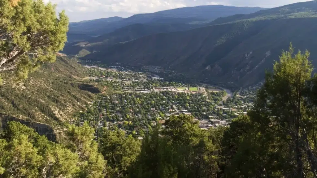 Glenwood Springs credit Matt Inden Miles-min
