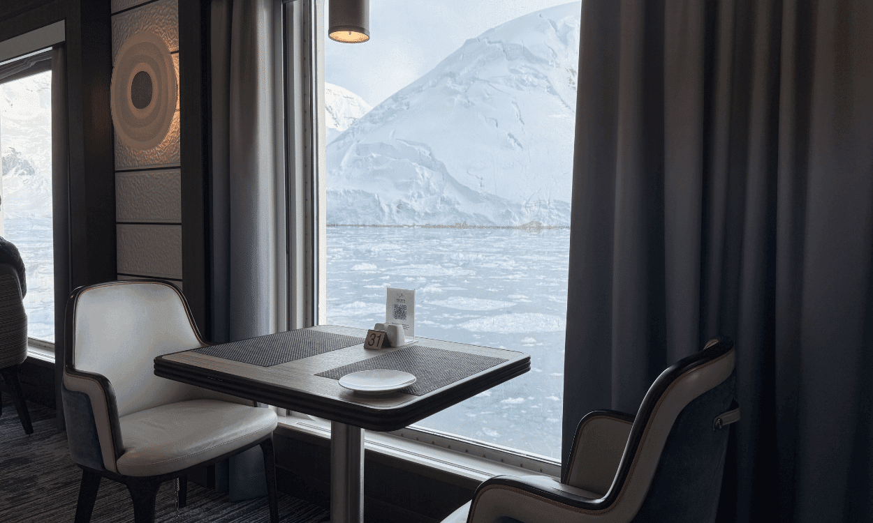 Gentoo Restaurant Aurora Expeditions