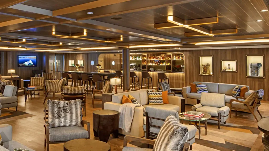 Venture Expedition Lounge 1540 868 High