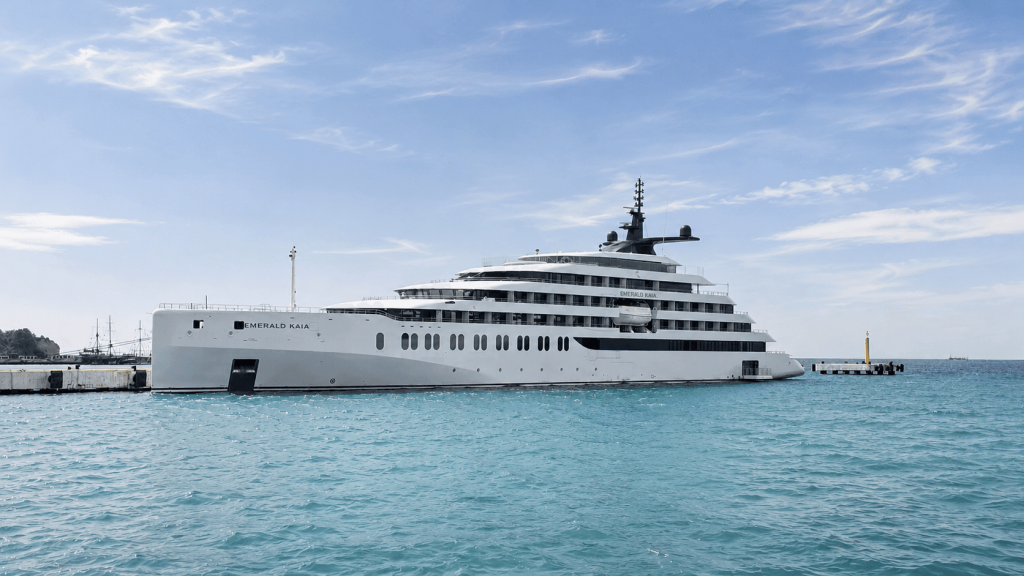 Emerald Kaia luxury Super yacht
