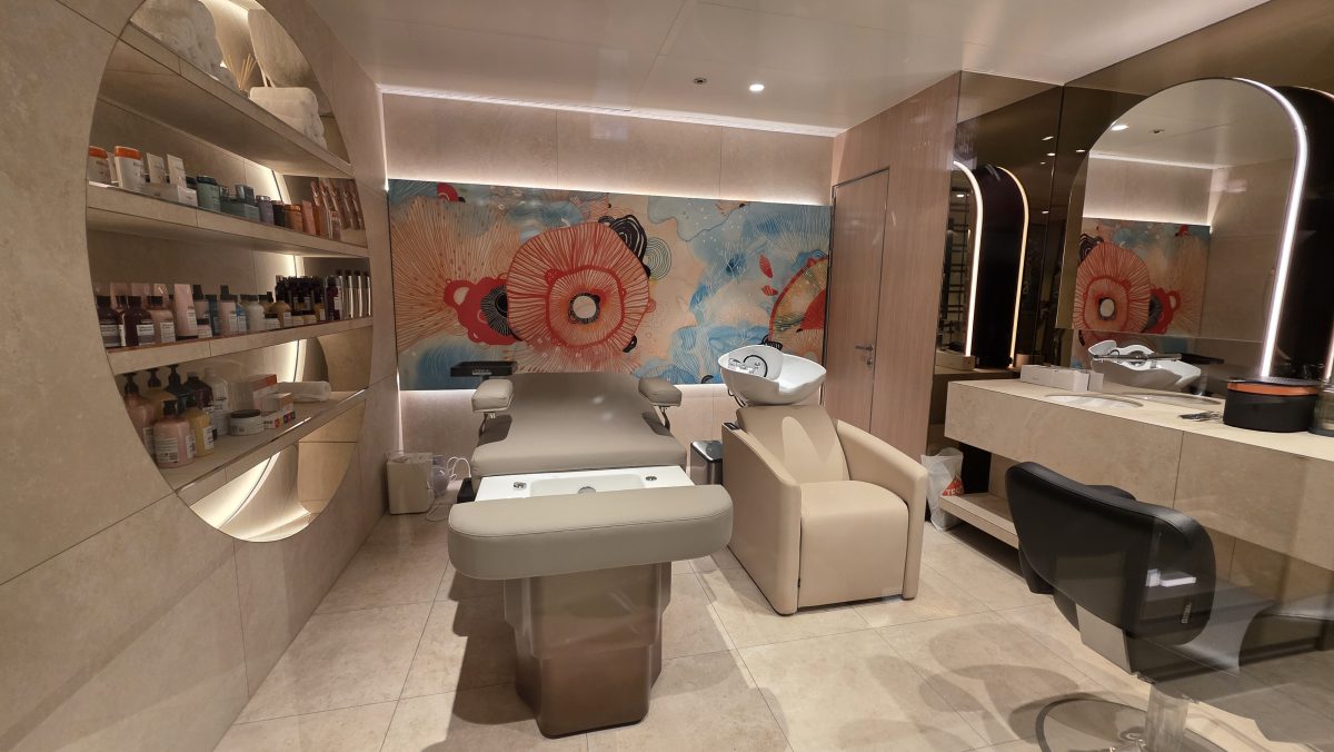 Elements Spa hair salon and treatment room on the Emerald Kaia