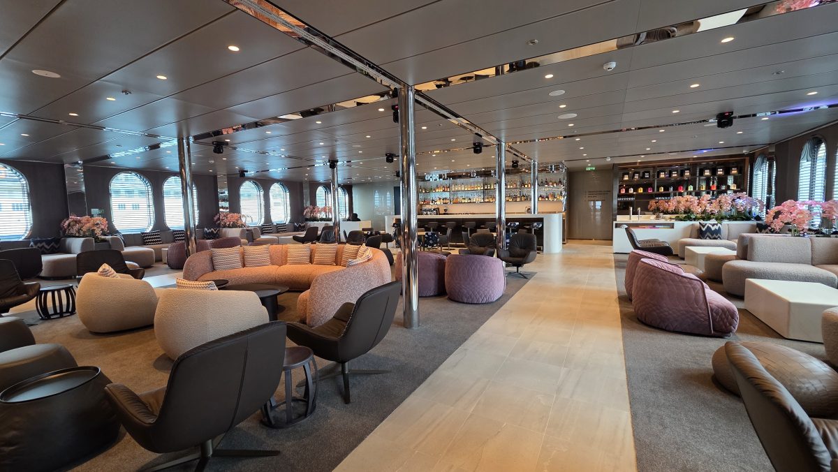 Amici Bar & Lounge on the Emerald Kaia