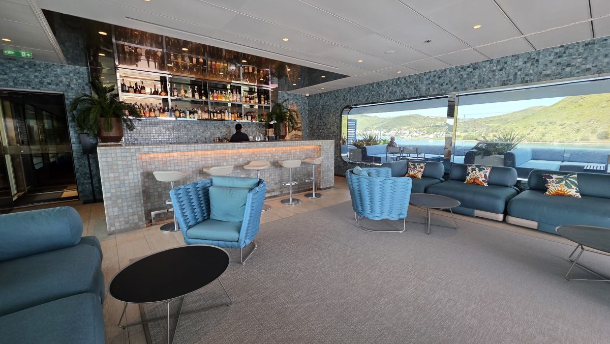 Sky Bar on the Emerald Kaia