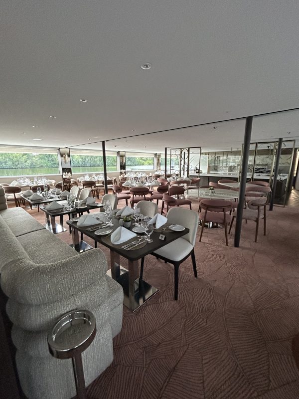Travelmarvel Rigel Main Dining Room 