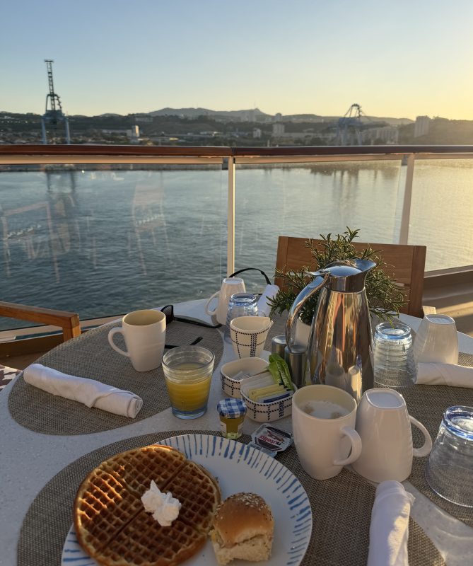 Dining Onboard Viking Vesta